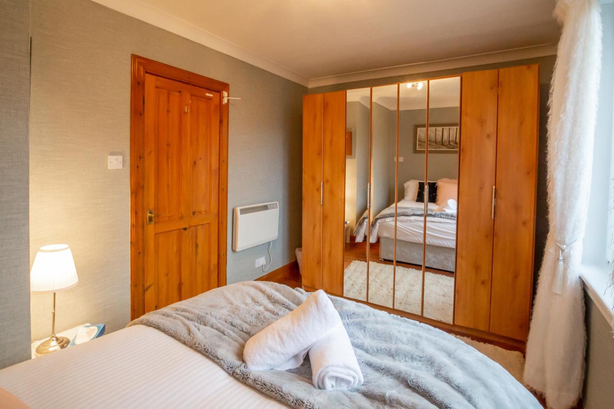 2 Wheelhouse Apartments Lochinver Exterior foto